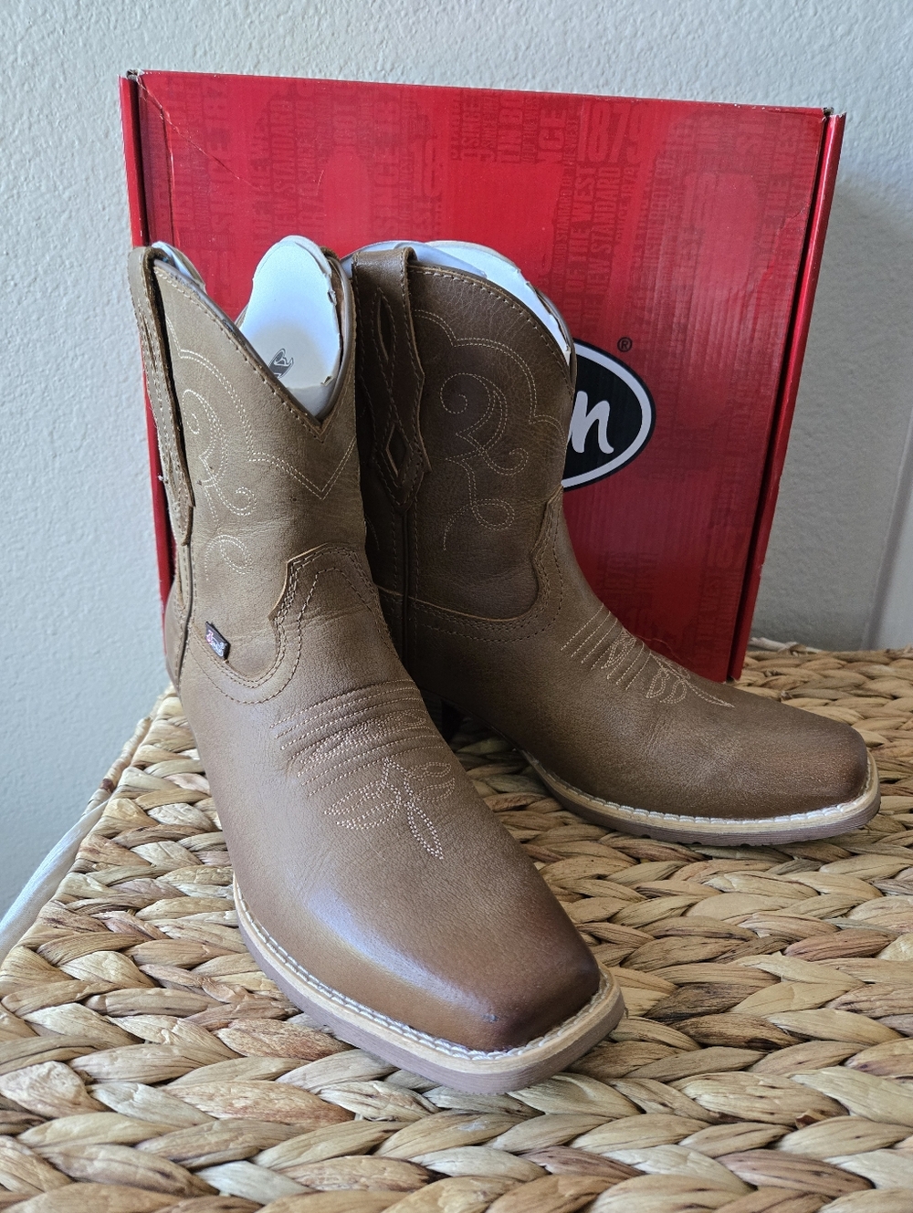 Justin Womens Tan Boot - Picture 4 of 6